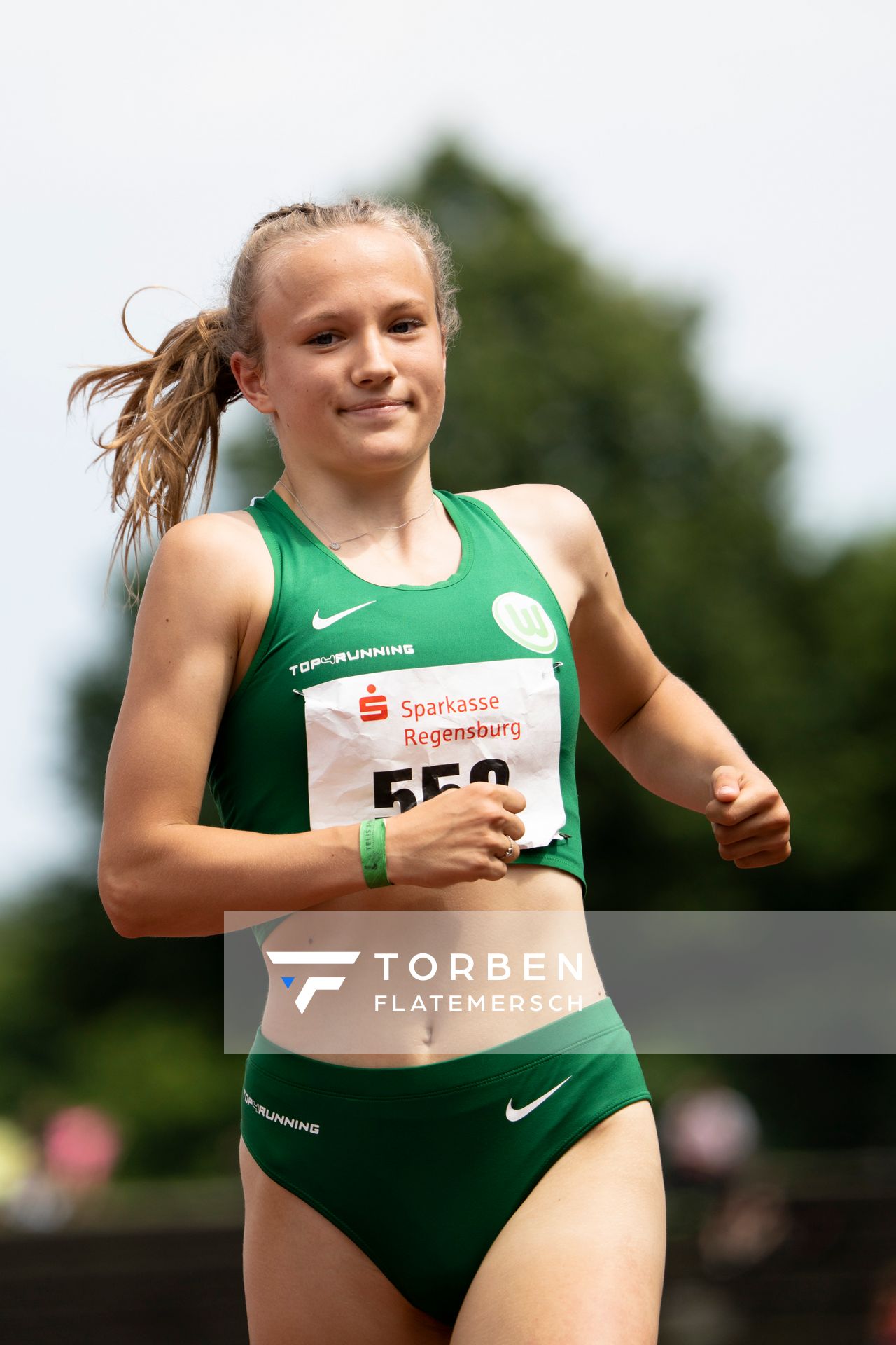 Nele Jaworski (VfL Wolfsburg) ueber 100m am 04.06.2022 waehrend der Sparkassen Gala in Regensburg